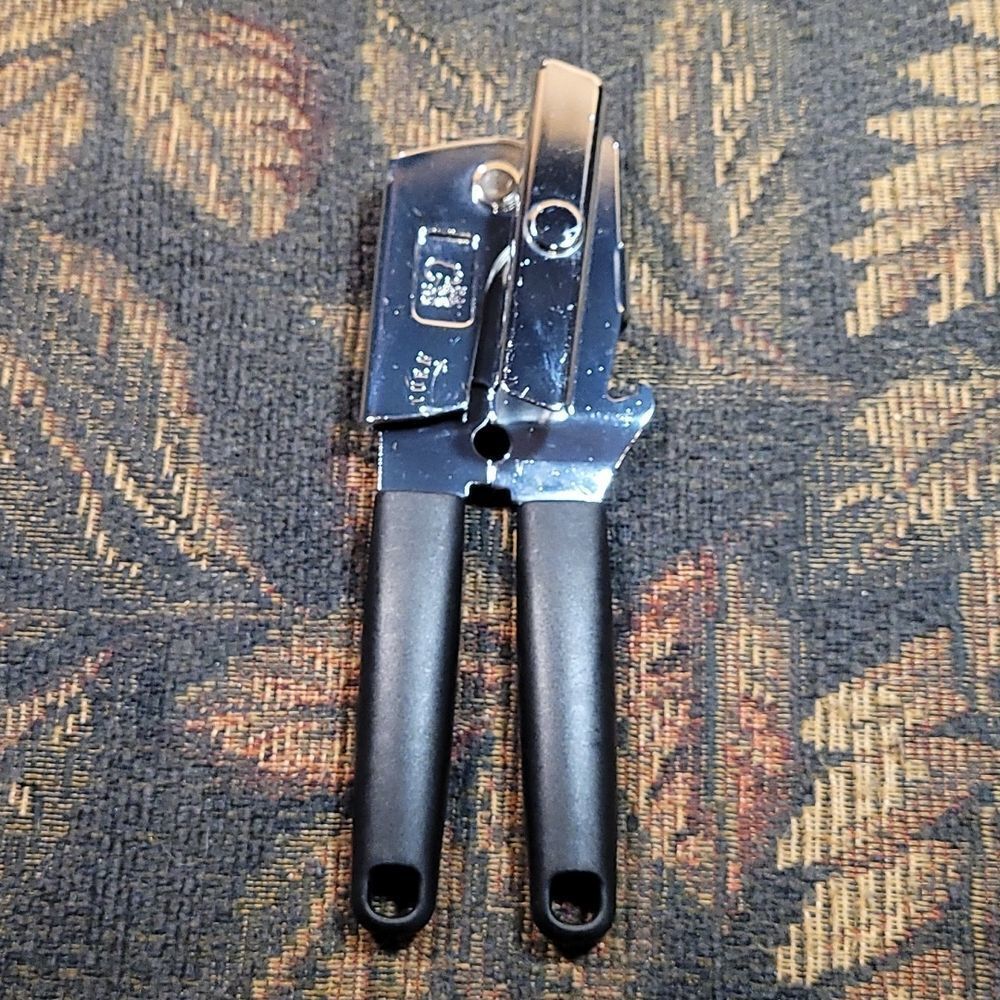 Chef Craft Black and Silver Manual Can Opener